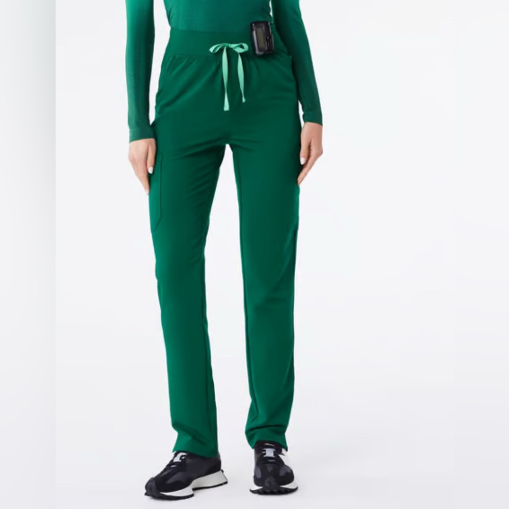 NWOT Figs Hunter Green High Waisted Yola Scrub Pants